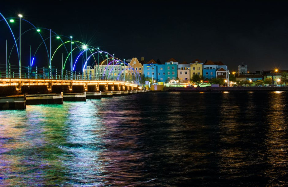 Een auto huren op Curaçao: waar moet je op letten?