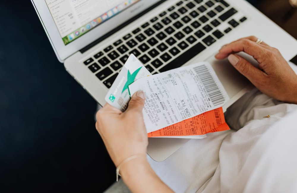 Vliegtickets zonder creditcard? Dit zijn de mogelijkheden!